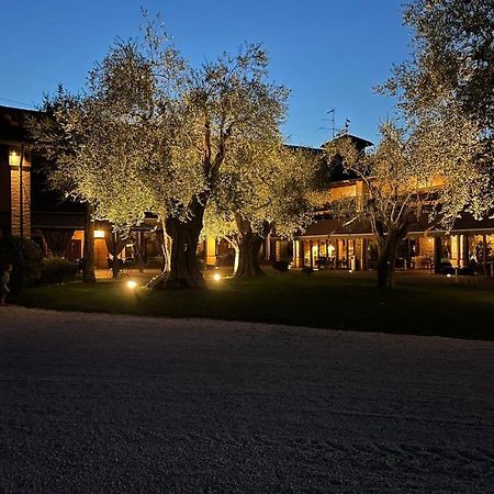Agriturismo Ripa Del Bosco Capriolo Buitenkant foto