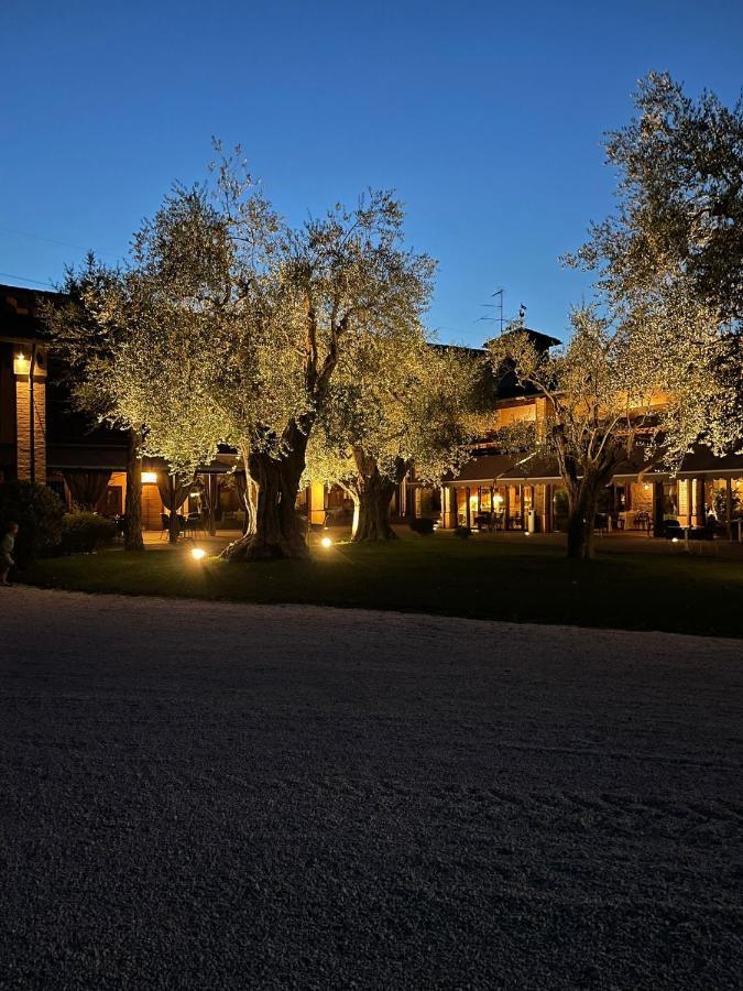 Agriturismo Ripa Del Bosco Capriolo Buitenkant foto